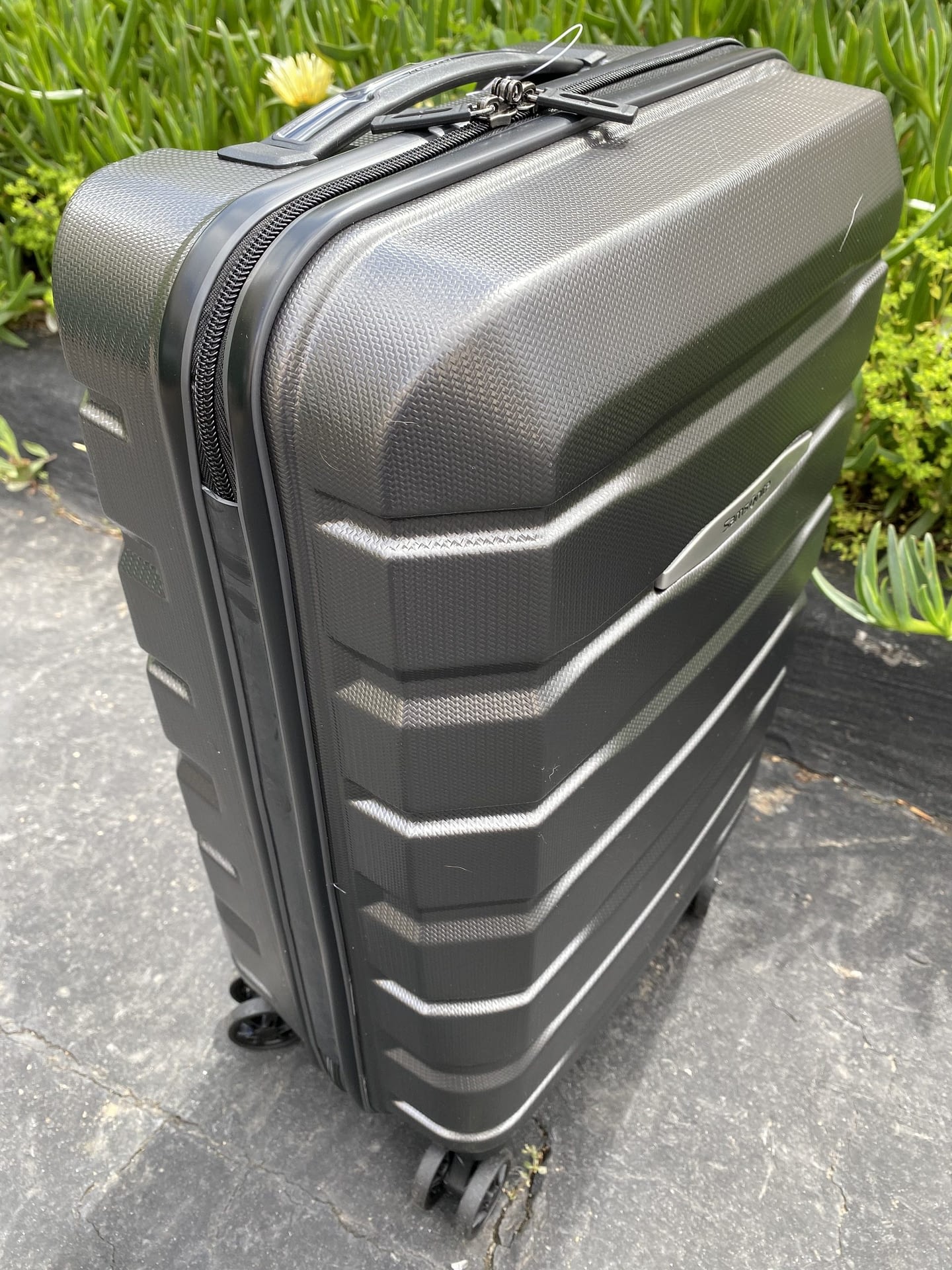 Samsonite Tech 2.0 22″ Carry On Luggage Gray | SD Luggage