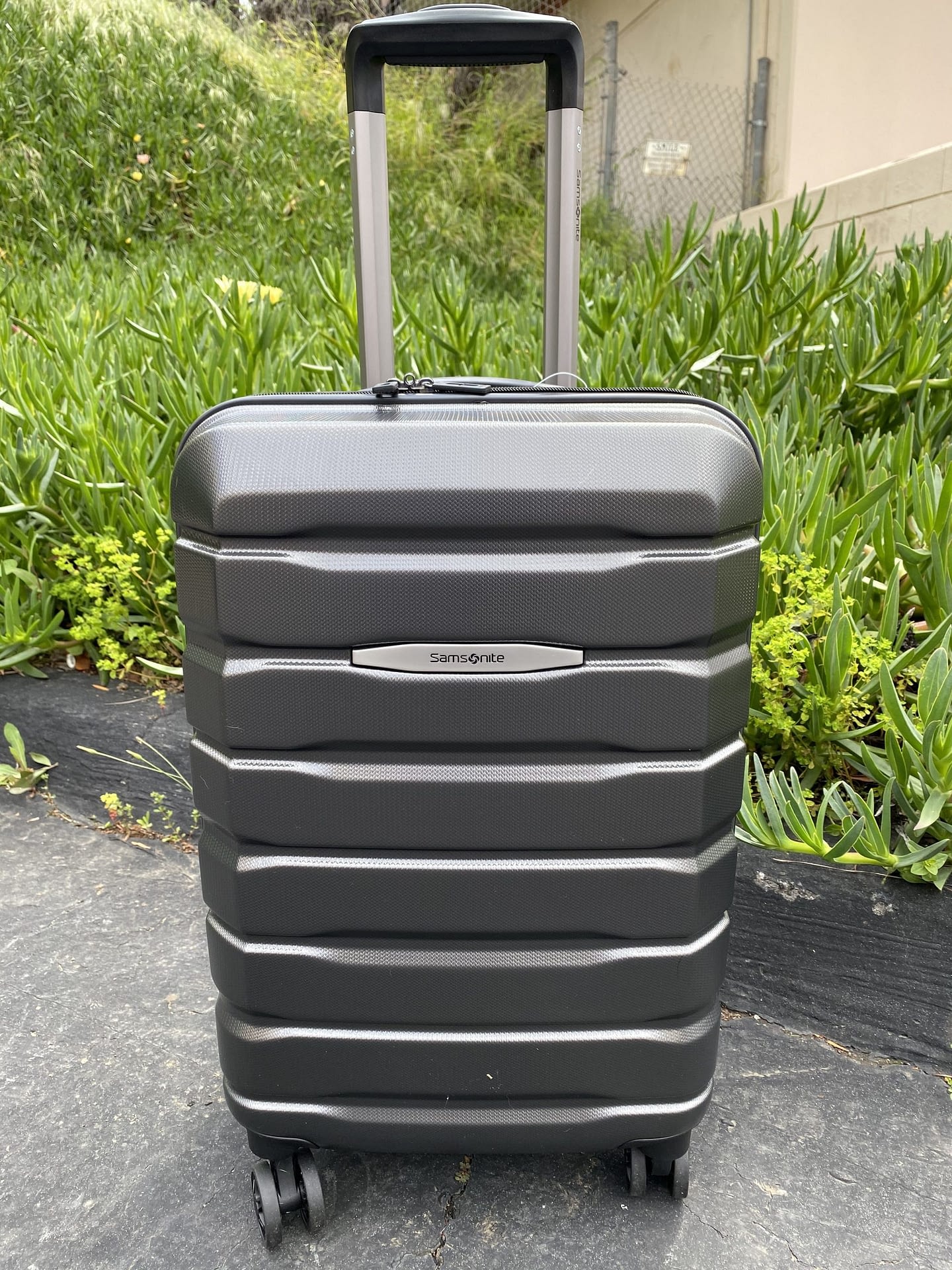 Samsonite Tech 2.0 22â³ Carry On Luggage Gray | SD Luggage