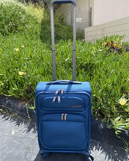 Samsonite Epsilon NXT Softside Spinner 22″ Carry On Luggage Blue (***Local pickup only***)